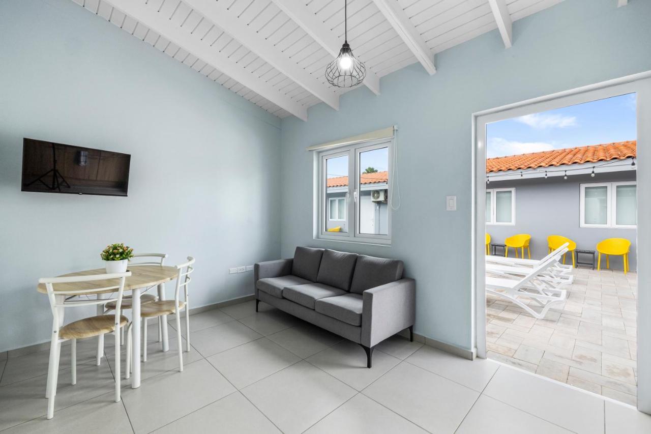The Lizard Apartment Palm Beach ภายนอก รูปภาพ