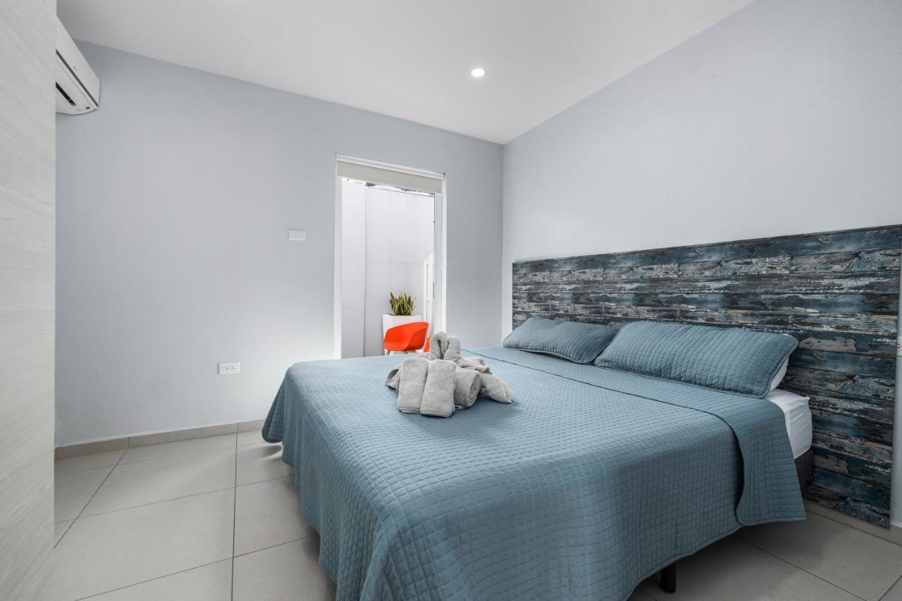 The Lizard Apartment Palm Beach ภายนอก รูปภาพ